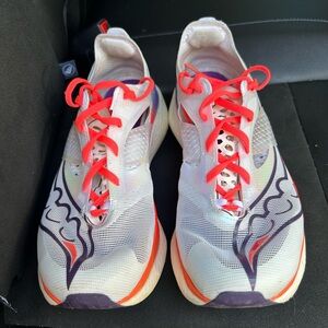 Saucony Endorphin Elite